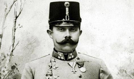 Porträtfoto von Erzherzog Franz Ferdinand von Österreich-Este in Uniform